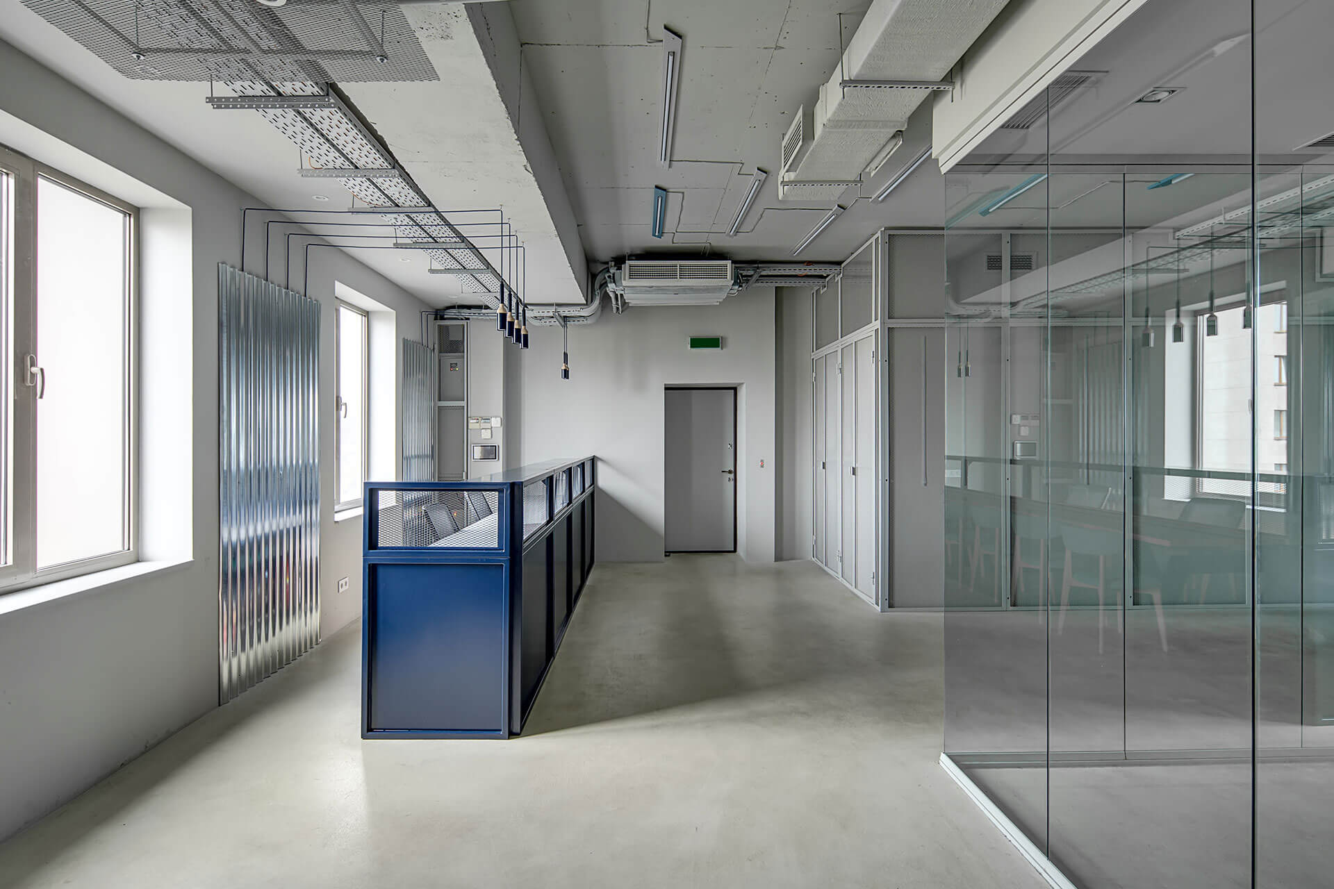 Use-of-Glass-Partitions-as-well-as-Plasterboard-Partitions